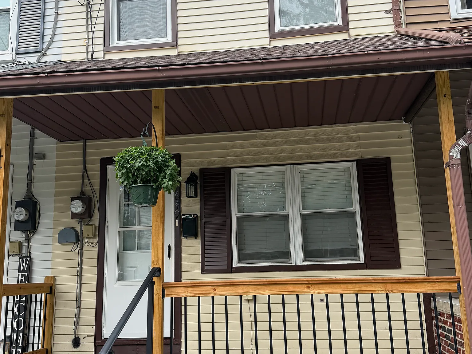 3 bed, 1038 sqft, $2,199 — Photo 1
