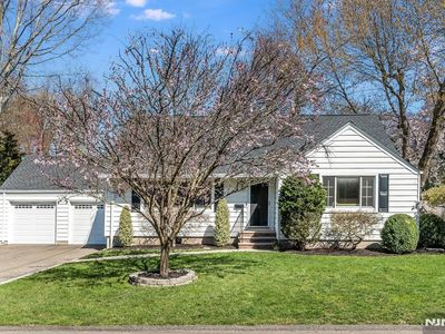 69 Poplar St, Closter, NJ, 07624
