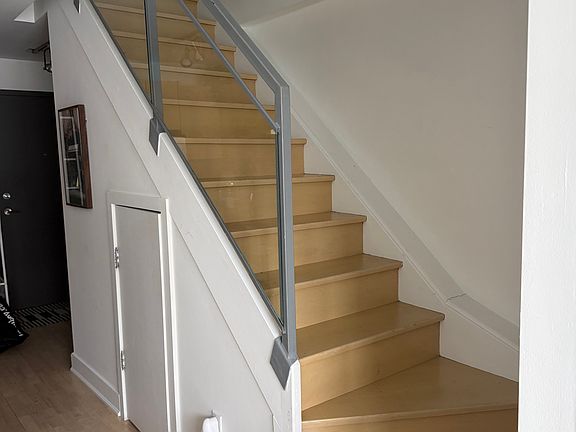 5th image of 637 Lake Shore Blvd W #621