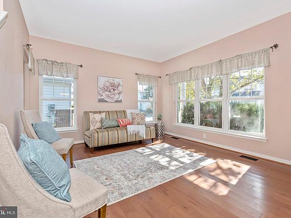 4th image of 5662 Heatherfield Pl