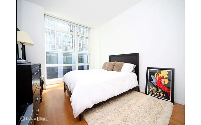 Rented by Douglas Elliman | media 4