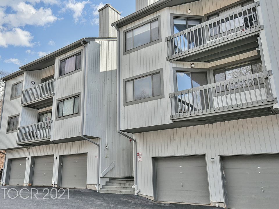 1st image of 166 Oakland Ct #9