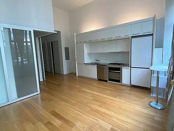 4th image of 2728 Thomson Ave Unit 234