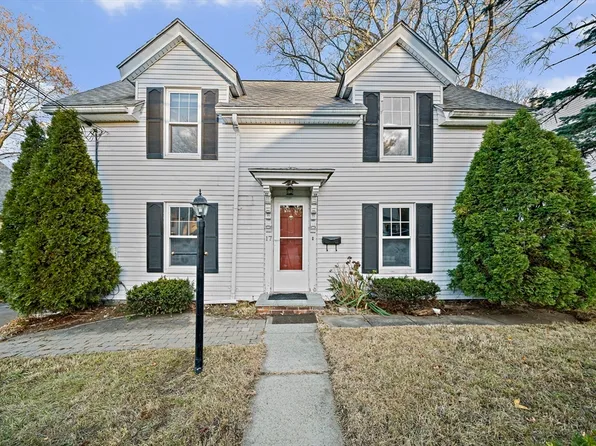 17 Wright St, Woburn, MA 01801