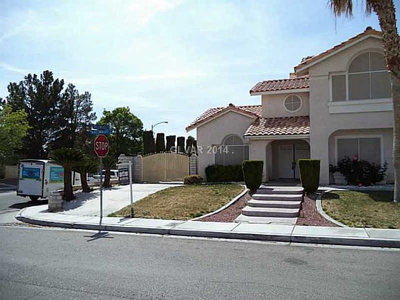2nd image of 825 Hollowbluff Ave