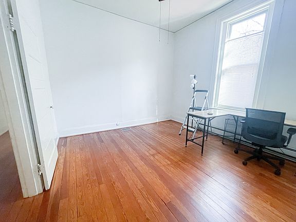4th image of 2501 Kensington Ave #B