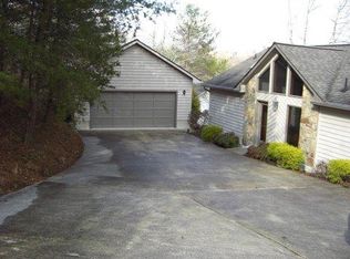 450 Little Fawn Ln, La Follette, TN 37766