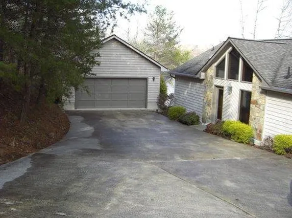 450 Little Fawn Ln, La Follette, TN 37766