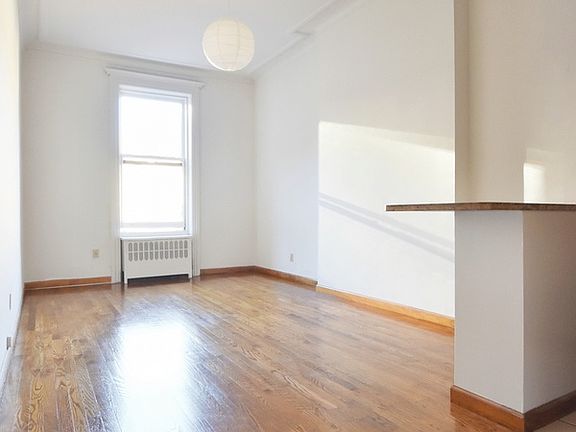 2nd image of 332 W 88th St APT E2