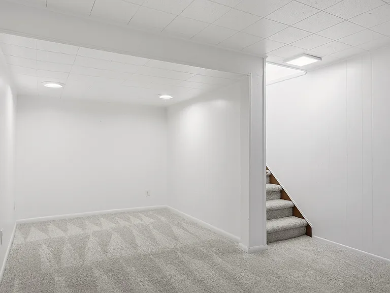 6610 Depew Ct — Photo 23