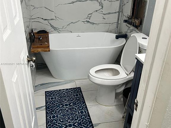 3rd image of 201 Lake Pointe Dr APT 203