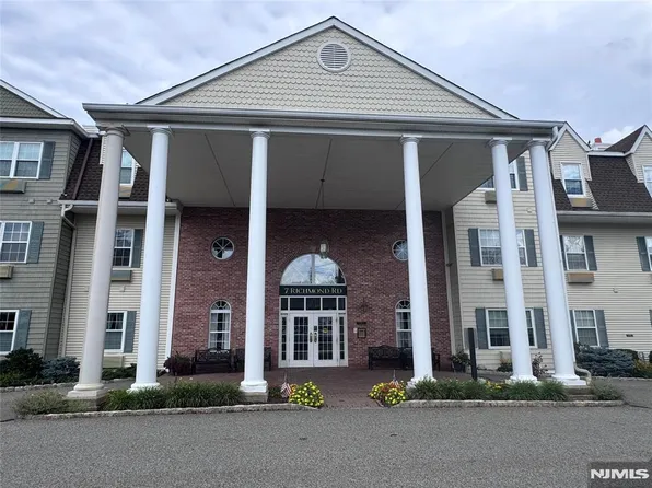 7401 Richmond Rd, West Milford, NJ 07480