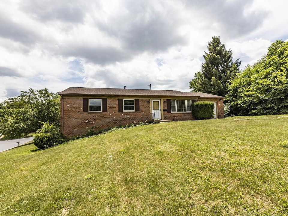 1st image of 196 Highland Ct