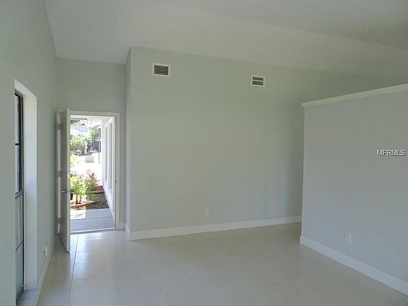5th image of 10502 Parkcrest Dr