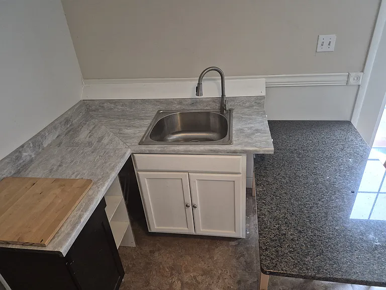 Kitchen (2 of 2)