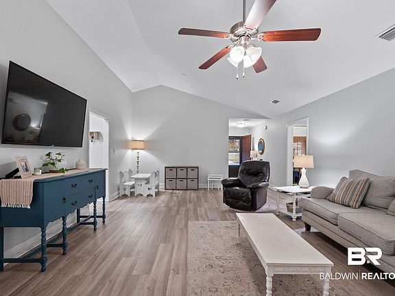 4th image of 9534 Woolrich Ave