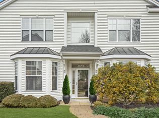 17 Concerto Ct, Eastport, NY 11941