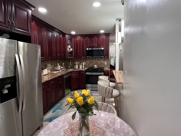 891 East 58th Street image 2 of 14