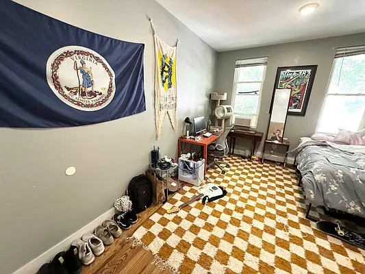 Rented by Delmark Realty LLC | media 2