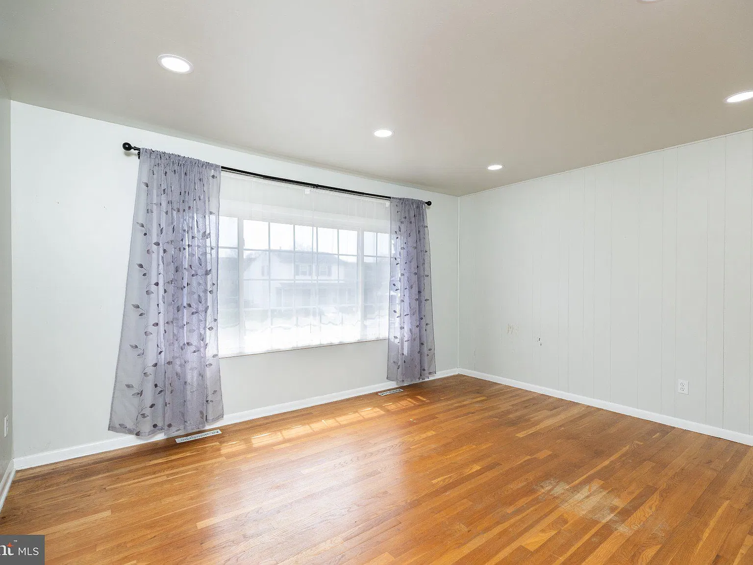 4 bed, 2.0 bath, 1650 sqft, $2,600 — Photo 4