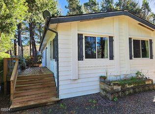 3520 Sea Mist Ave, Depoe Bay, OR 97341
