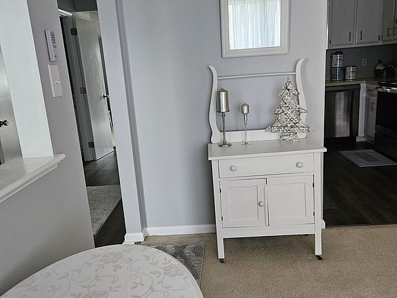 4th image of 309 Crestwood Ct