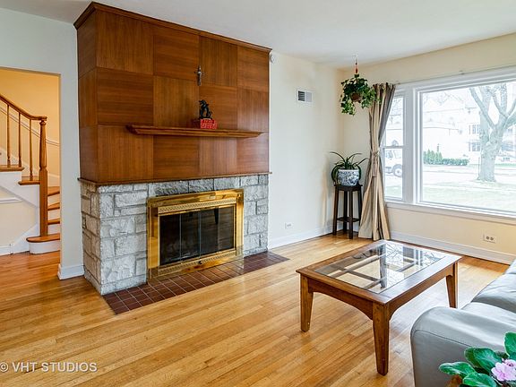 3rd image of 1526 Lathrop Ave