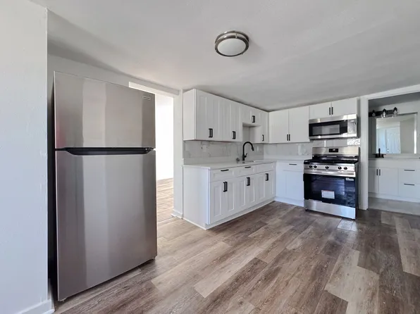 Chatham, 1746 Chatham St, Racine, WI 53402