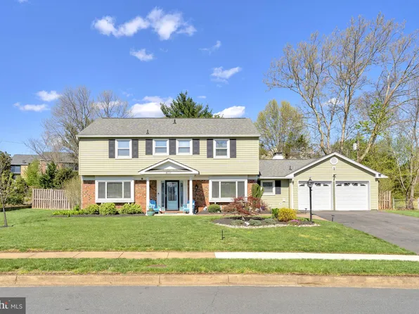 4111 Meadow Hill Ln, Fairfax, VA 22033
