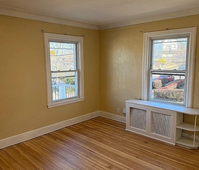 45 Underhill St — Photo 2