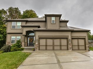 1004 Redwood Ln, Liberty, MO 64068
