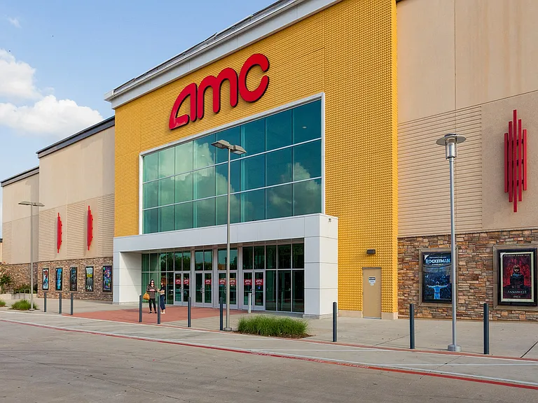 Watch the lattest movie at AMC Valley View 16.