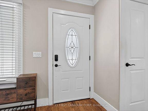 4th image of 557 Boler Rd