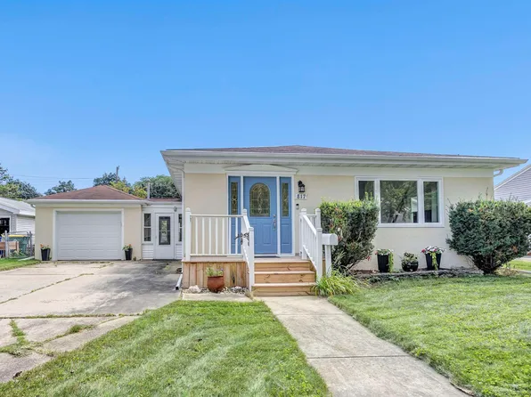 817 Redwood Dr, Green Bay, WI 54304