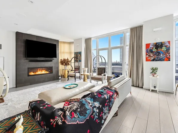 555 W 59th St, New York, NY 10019