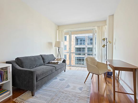 5th image of 125 N 10th St APT S4e