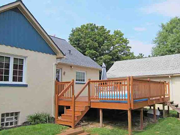3rd image of 2713 Feasler St