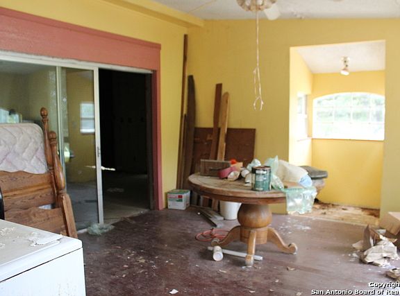 3rd image of 1031 Gayle Ln