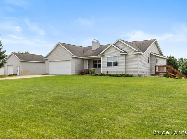 9302 Dakota Dr, Allendale, MI 49401