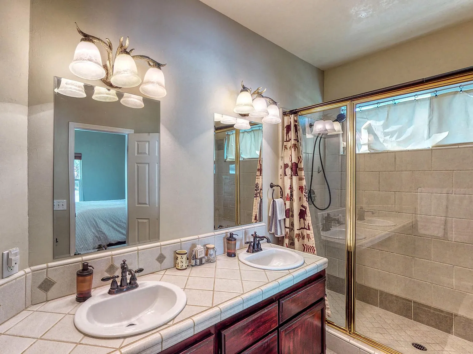 4 bed, 1774 sqft, $3,200 — Photo 4