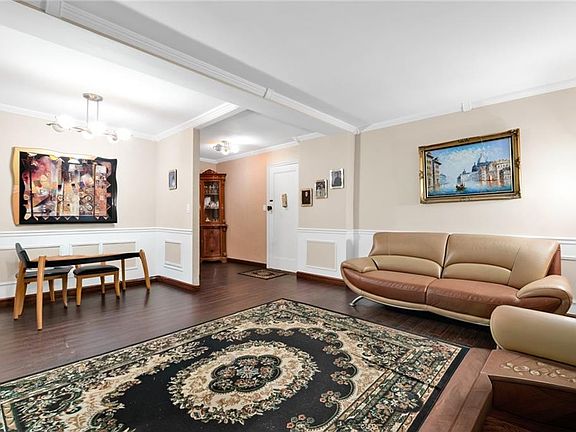 4th image of 2717 E 28th St APT 4E