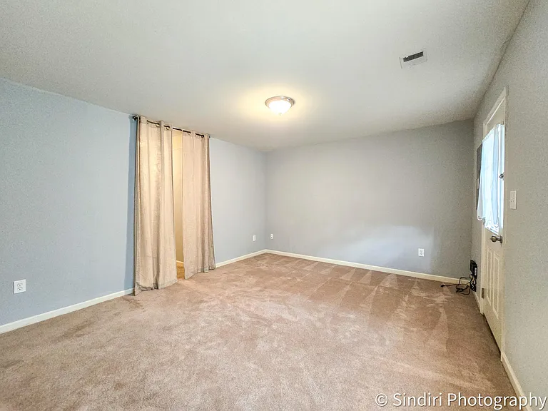 6419 Creekbend Dr — Photo 36