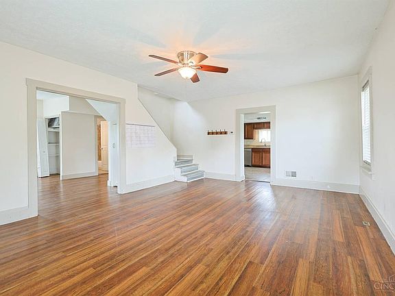 4th image of 6136 Main St