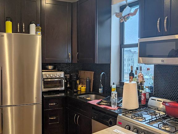 2nd image of 373 S 4th St APT 6A