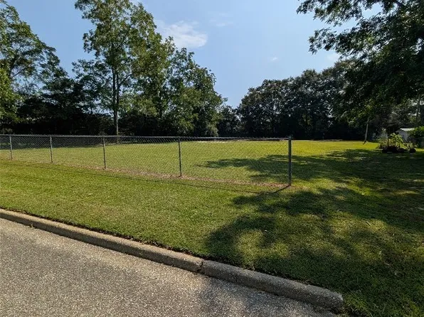 101 Clairmont Dr, Cowarts, AL 36321