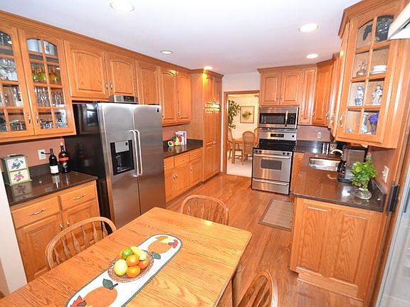2nd image of 654 S Silverbrook Dr