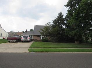 85 Harmony Rd, Levittown, PA 19056