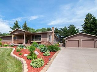 W7042 Meadow Pl, La Crosse, WI 54650