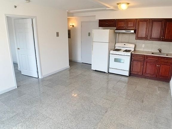 3rd image of 27-35 21st St #Ll3
