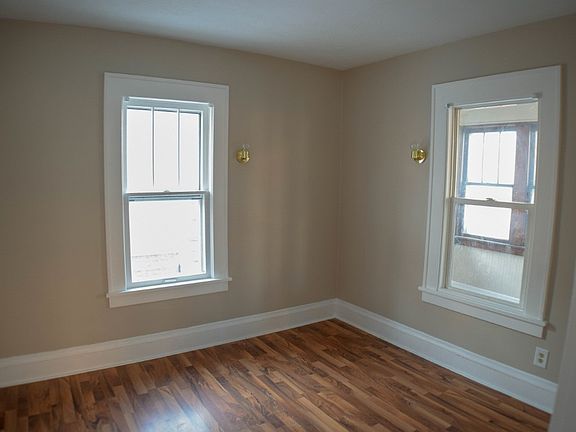 5th image of 205 W South St